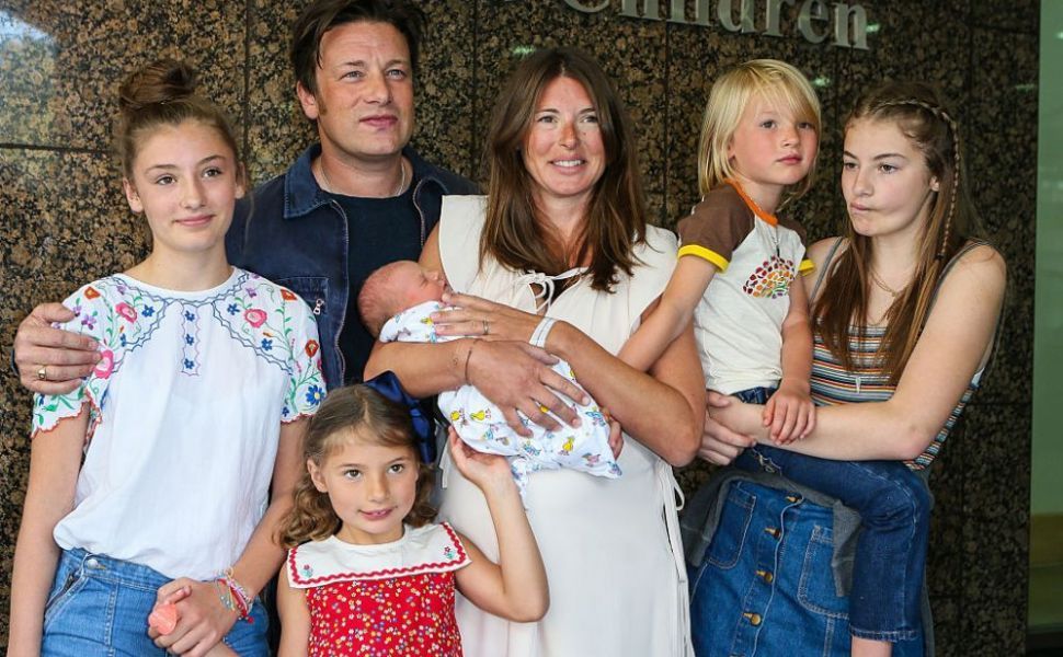 La 46 de ani, soția lui Jamie Oliver vrea să facă fertilizare in vitro pentru un an șaselea copil