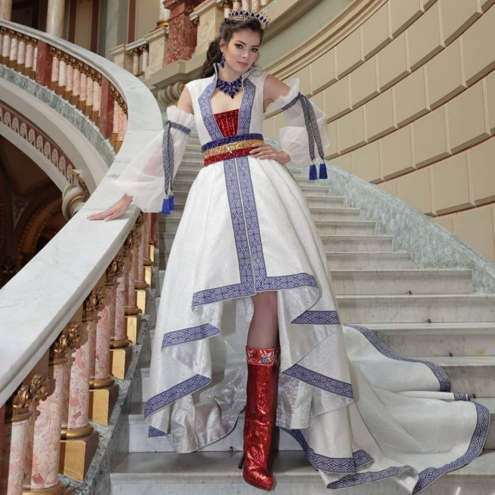 Ce rochie spectaculoasă va purta reprezenta Rom&acirc;niei la concursul Miss Universe