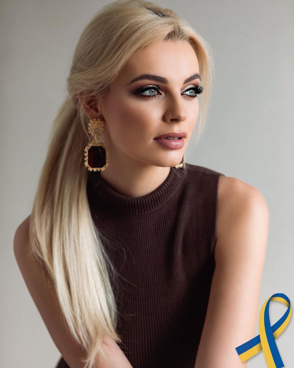 Miss World 2022 seamănă perfect cu Margot Robbie. C&acirc;t de frumoasă e poloneza desemnată cea mai frumoasă femeie din lume