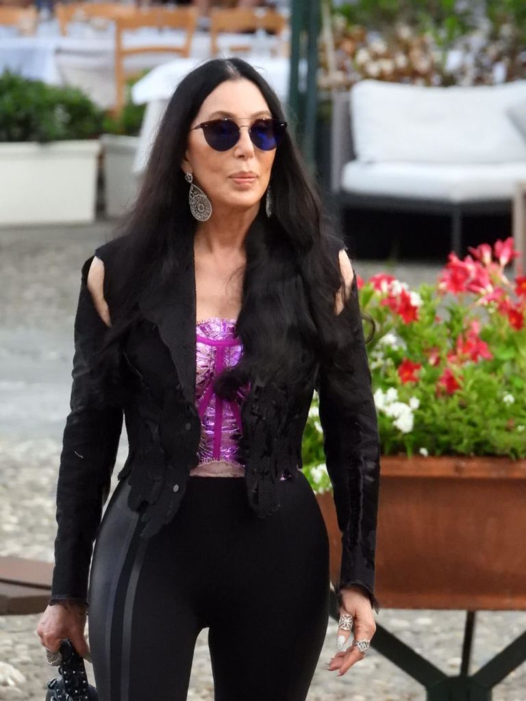 Cher, mesaj tăios la adresa lui Vladimir Putin. Artista spune că liderul de la Kremlin trebuie executat