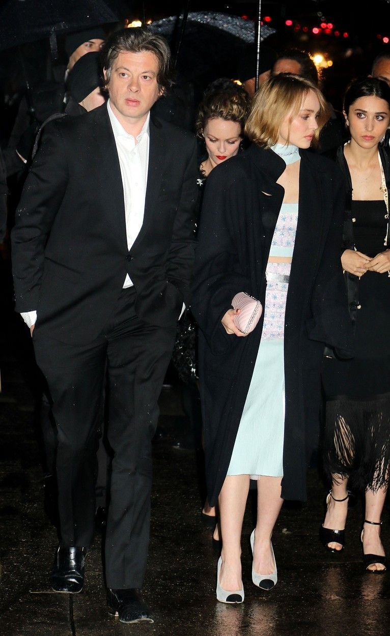 În 2015, cu Vanessa Paradis și fiica acesteia, Lily-Rose.