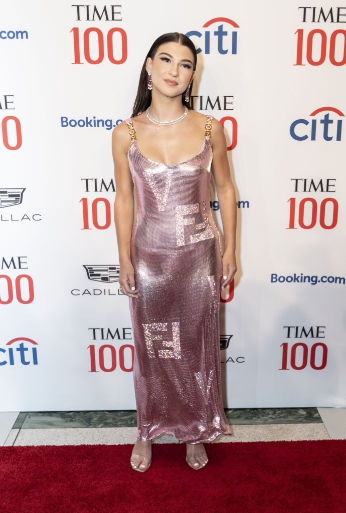 Fiica lui Bill Gates, apariție ravisantă pe covorul roșu. Ce rochie a purtat Phoebe la Gala Time 100