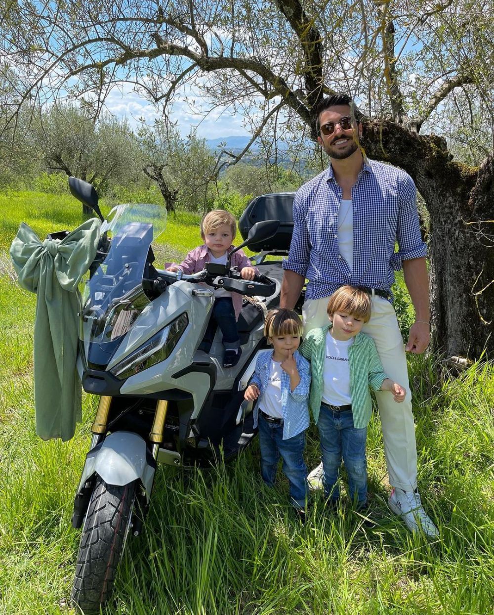 Cel mai sexy tătic de pe internet: italianul Mariano Di Vaio are 4 copii și face senzație pe rețelele de socializare