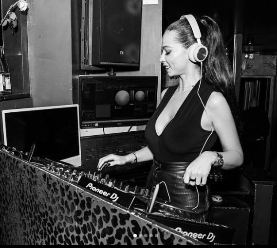Iuliana Luciu se reinventează! A fost DJ &icirc;ntr-un club exclusivist la Monaco
