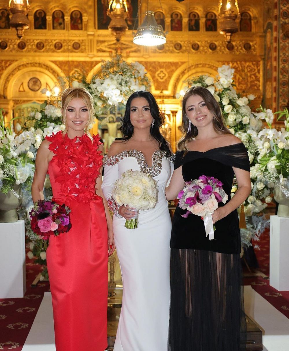 Elena Gheorghe și Ana P&icirc;rvulescu, nașe la nunta fratelui lor. Costin a mărturisit cum a luat această decizie
