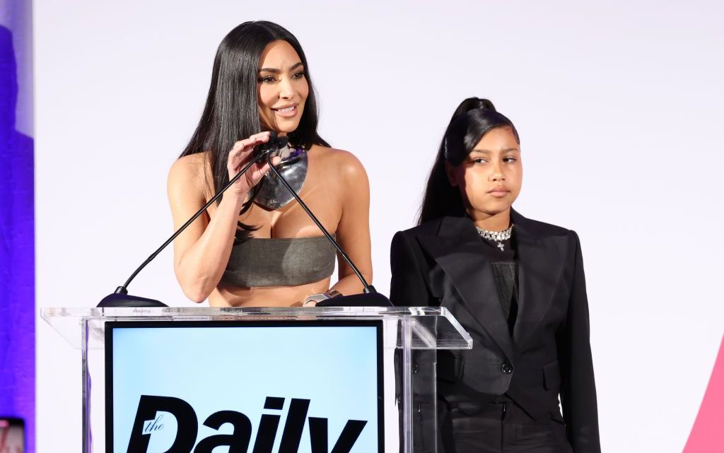 North West, fiica lui Kim Kardashian și a lui Kanye West, se lansează &icirc;n industria muzicală. T&acirc;năra și-a creat primul album