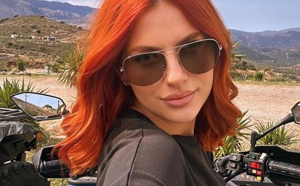 Lidia Buble „încinge” playlisturile vara aceasta cu piesa „Buzele tale”! Artista a filmat videoclipul într-un peisaj de vis