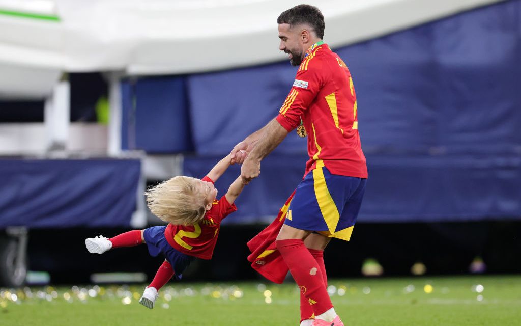 Fotografia cu fiul lui Dani Carvajal după finala Euro 2024 a devenit virală. Cum arată familia fotbalistului din naționala Spaniei