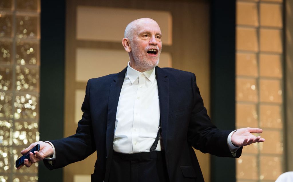 Actorul John Malkovich revine pe scena Teatrului Naţional din Timişoara cu un spectacol nou: &bdquo;Infamous Ramirez Hoffmann&rdquo;