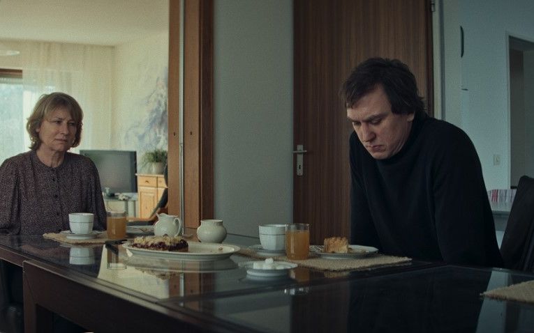 Laureat cu Ursul de Argint la Berlin, filmul MARELE FINAL intră din 4 octombrie în cinematografe