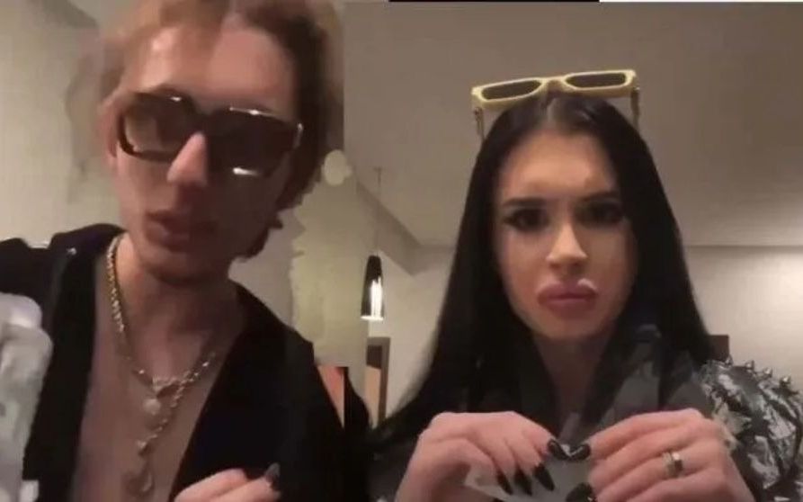 Fosta iubită a lui Vlad Pascu, surprinsă în timp ce se sărută și cu tatăl, și cu fiul! Imaginile au devenit virale, iar paparazzi au aflat cine sunt cei doi bărbați care „o împart” pe tânără